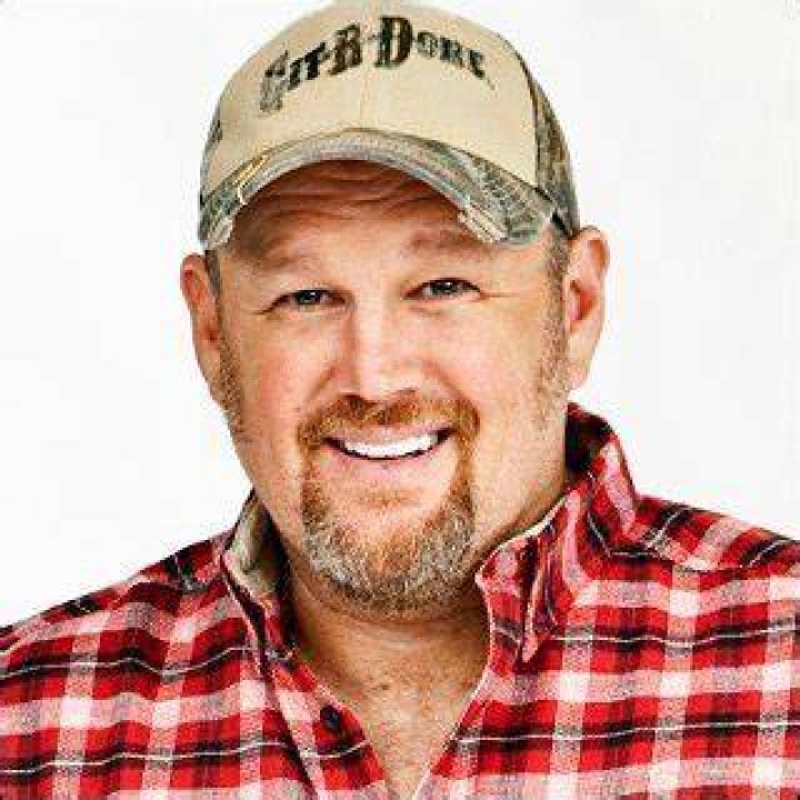 Larry The Cable Guy's Net Worth (Updated 2022) Wealthy Gorilla