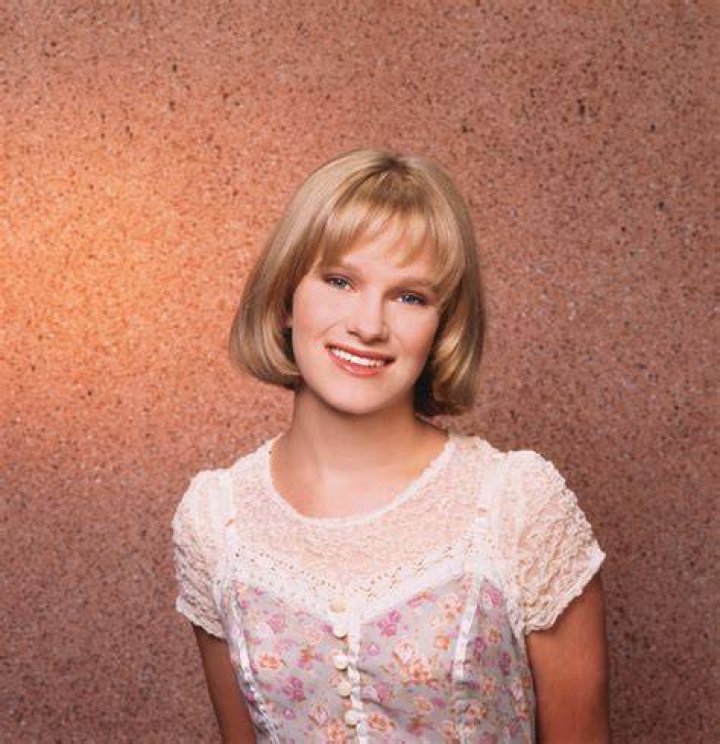 Nicholle Tom Pictures